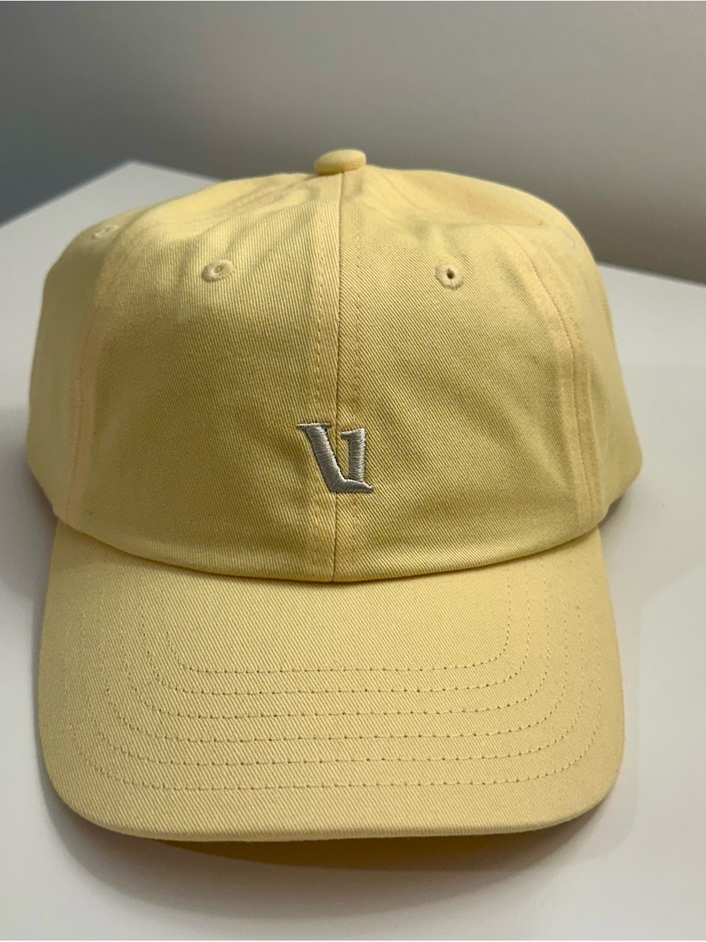 Vuori Dad Cap in Lemon Snap Yellow with Embroidered V1 logo NWT